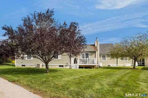 Exterior - 4 Mountain View Lndg #4, Killingly, CT 06239 photo 3 of 5
