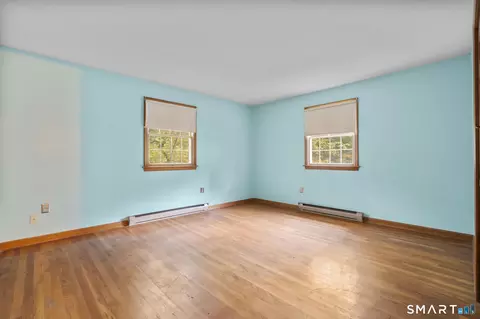 Bedroom - 43 Robinhood Dr, Gales Ferry, CT 06335 photo 3 of 4