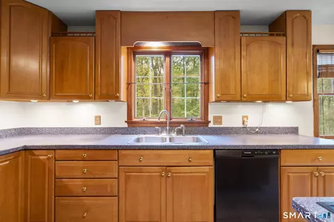 Kitchen - 43 Robinhood Dr, Gales Ferry, CT 06335 photo 8 of 8