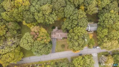 View/Area - 43 Robinhood Dr, Gales Ferry, CT 06335 photo 2 of 3