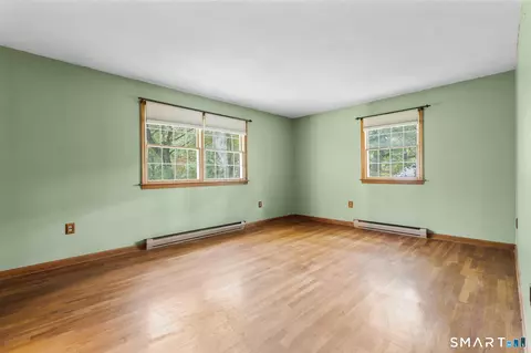 Bedroom - 43 Robinhood Dr, Gales Ferry, CT 06335 photo 1 of 4