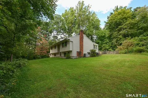 Exterior - 19 Willow Run, Brookfield, CT 06804 photo 3 of 3