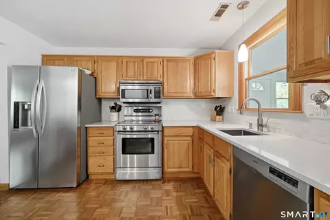 Kitchen - 19 Willow Run, Brookfield, CT 06804 photo 2 of 3