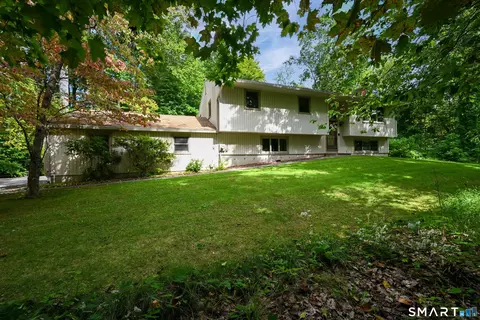 Exterior - 19 Willow Run, Brookfield, CT 06804 photo 2 of 3