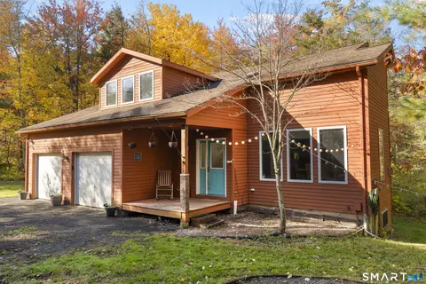 519 E Hyerdale Dr, Goshen, CT 06756