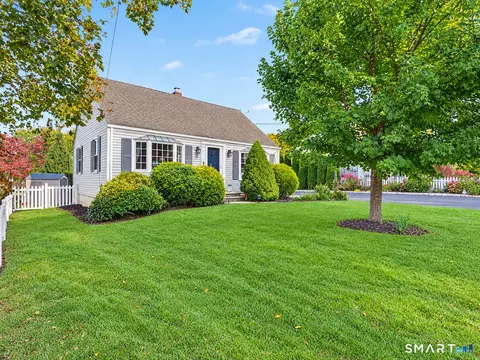 19 Ambler Dr, Norwalk, CT 06851