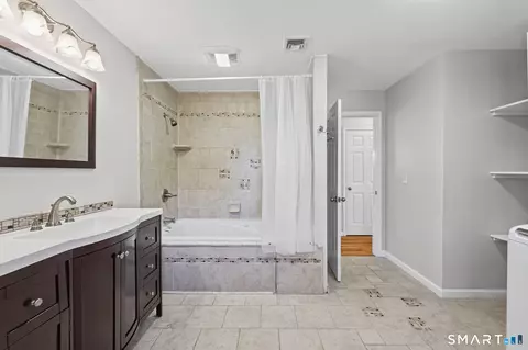 Bath - 42 View Dr, Thomaston, CT 06787 photo 3 of 3