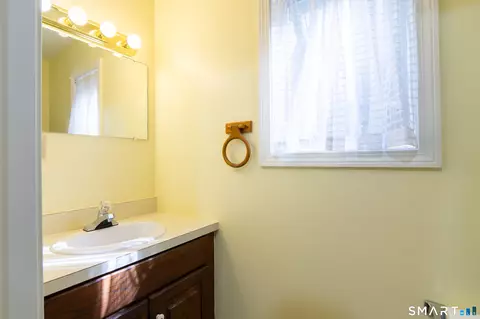 Bath - 604 Whetstone Mls #604, Killingly, CT 06241 photo 2 of 4