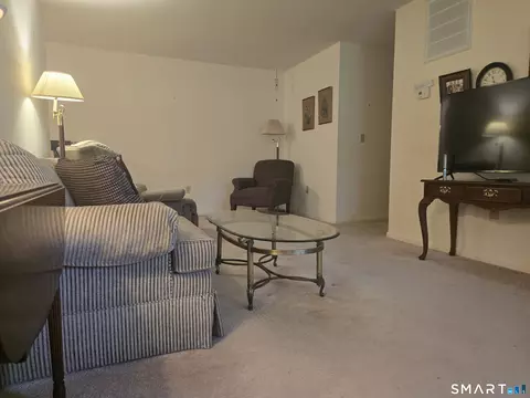 Living - 365 Mather St #208, Hamden, CT 06514 photo 2 of 4