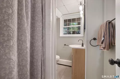 Bath - 144 Pickett Rd, Plainfield, CT 06374 photo 2 of 3