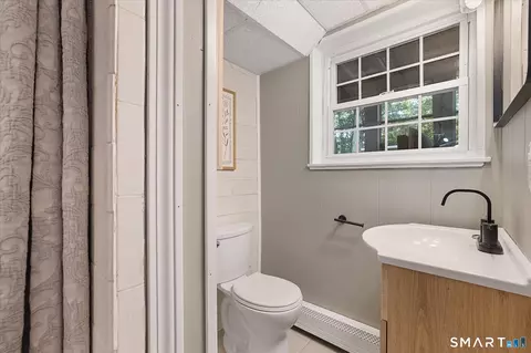 Bath - 144 Pickett Rd, Plainfield, CT 06374 photo 3 of 3