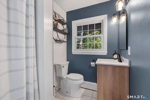 Bath - 144 Pickett Rd, Plainfield, CT 06374 photo 1 of 3