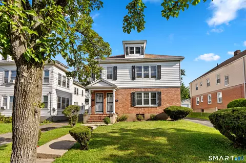 82-84 Thomaston St, Hartford, CT 06112