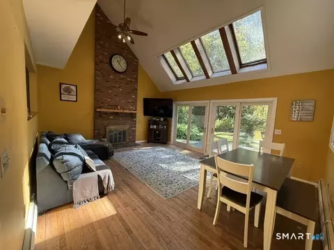155 Lovers Ln, Plainfield, CT 06374 photo 4