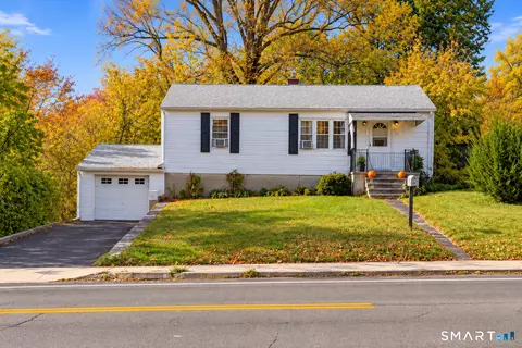 34 Elm St, Ansonia, CT 06401