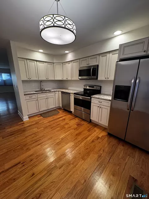 Kitchen - 6 Cascade Cir #6, Monroe, CT 06468 photo 2 of 3