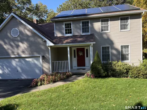 8 Catbird Ln, East Lyme, CT 06333
