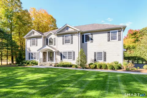429 Eden Rd, Stamford, CT 06907
