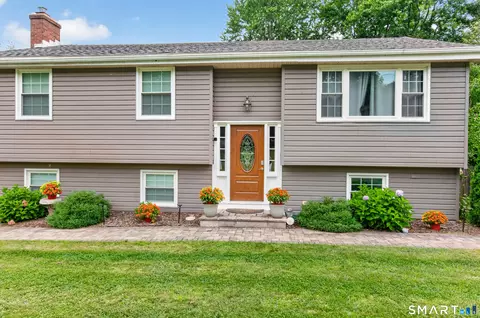 35 Glendale Rd, Manchester, CT 06040