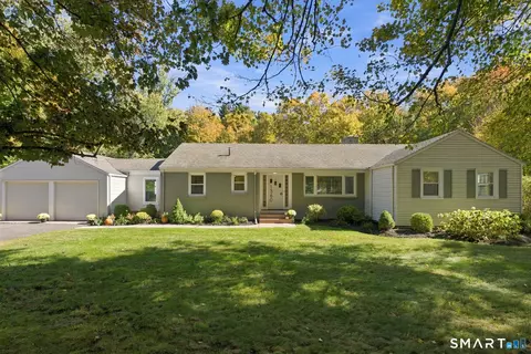1360 Main St, Glastonbury, CT 06033