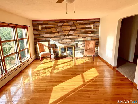 Living - 7 June Ave S, Thompson, CT 06277 photo 1 of 3