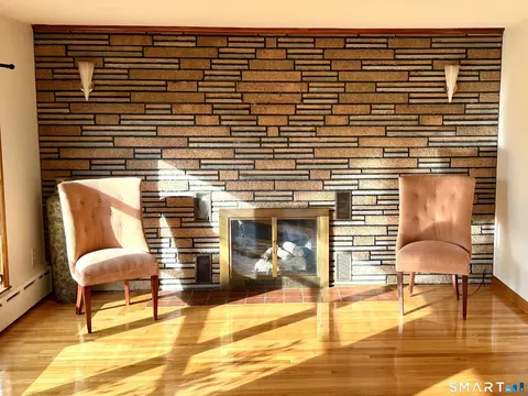 Living - 7 June Ave S, Thompson, CT 06277 photo 2 of 3