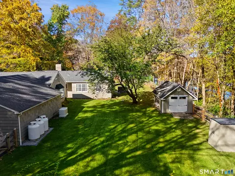Exterior - 82 Simpaug Tpke, Redding, CT 06896 photo 3 of 9