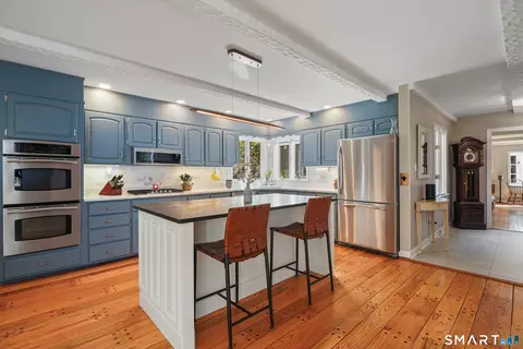 Kitchen - 82 Simpaug Tpke, Redding, CT 06896 photo 2 of 3