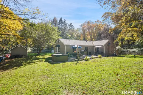 Exterior - 82 Simpaug Tpke, Redding, CT 06896 photo 6 of 9