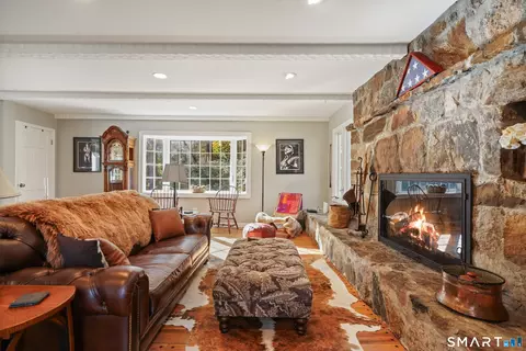 Living - 82 Simpaug Tpke, Redding, CT 06896 photo 3 of 3