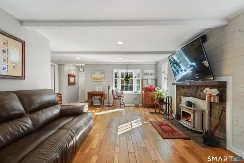 Living - 82 Simpaug Tpke, Redding, CT 06896 photo 1 of 3