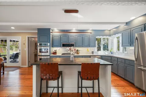 Kitchen - 82 Simpaug Tpke, Redding, CT 06896 photo 1 of 3