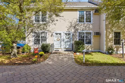 54 Rope Ferry Rd #F115, Waterford, CT 06385