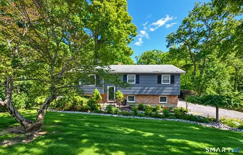 14 Indian Hill Rd, New Fairfield, CT 06812