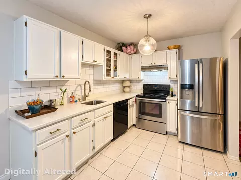 131 Oak St #4, Waterbury, CT 06704