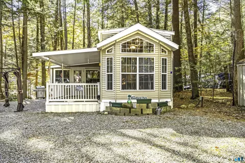 51 Old Springfield Rd #139, Stafford Springs, CT 06076
