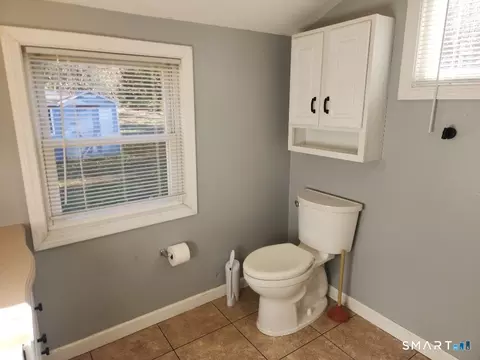 Bath - 38 Crystal Rd, Windham, CT 06256 photo 2 of 3