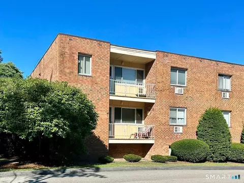 65 W Westridge Rd W #E12, New London, CT 06320