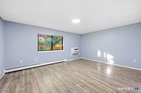 Living - 11 Sutton Pl #11, Bloomfield, CT 06002 photo 1 of 6