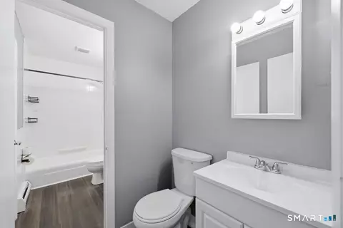 Bath - 11 Sutton Pl #11, Bloomfield, CT 06002 photo 2 of 2
