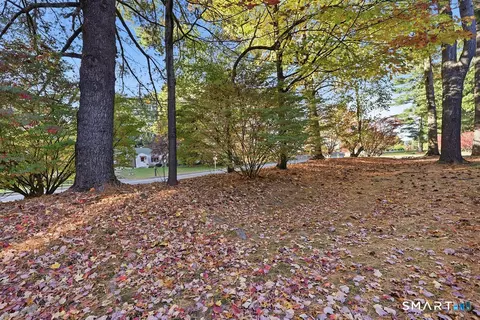 Exterior - 11 Sutton Pl #11, Bloomfield, CT 06002 photo 3 of 5