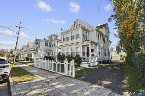 Exterior - 48 Smith St, West Haven, CT 06516 photo 2 of 9