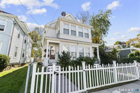 Exterior - 48 Smith St, West Haven, CT 06516 photo 4 of 9
