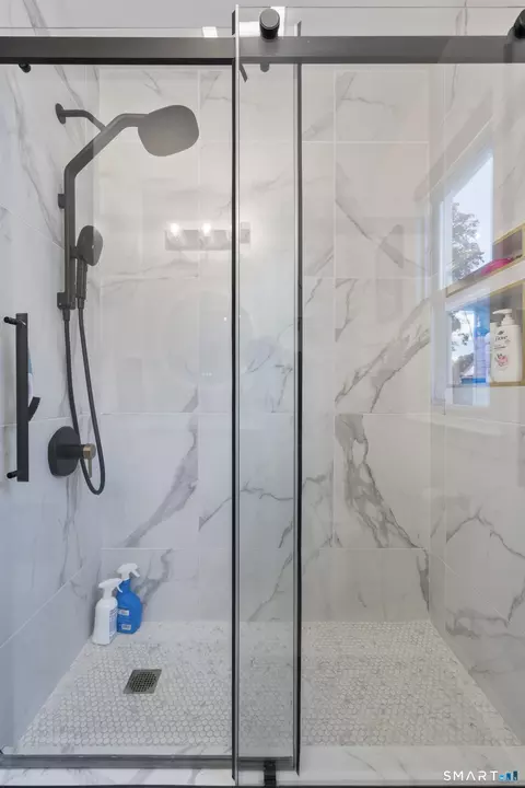 Bath - 48 Smith St, West Haven, CT 06516 photo 5 of 6