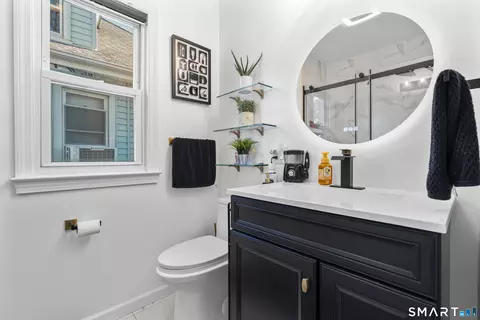 Bath - 48 Smith St, West Haven, CT 06516 photo 4 of 6