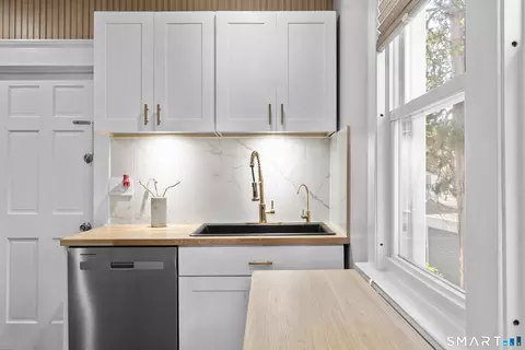 Kitchen - 48 Smith St, West Haven, CT 06516 photo 5 of 5