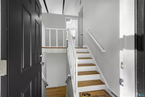 Entry Way - 34 Dorethy Rd, Redding, CT 06896 photo 2 of 5