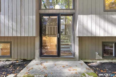 Entry Way - 34 Dorethy Rd, Redding, CT 06896 photo 1 of 5