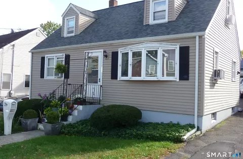 216 Granfield Ave, Bridgeport, CT 06610
