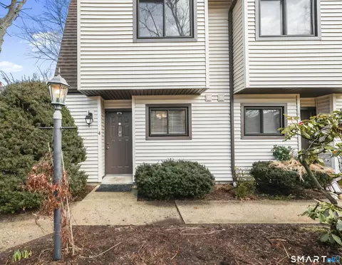 329 Strawberry Hill Ave #4, Norwalk, CT 06851